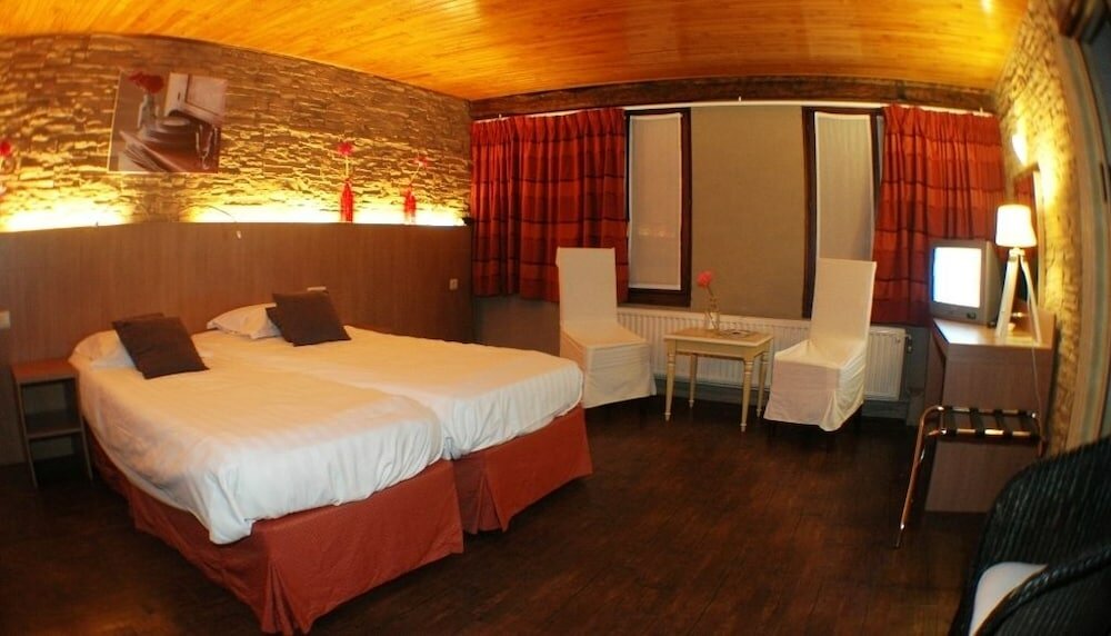 Фото Hôtel Le Relais