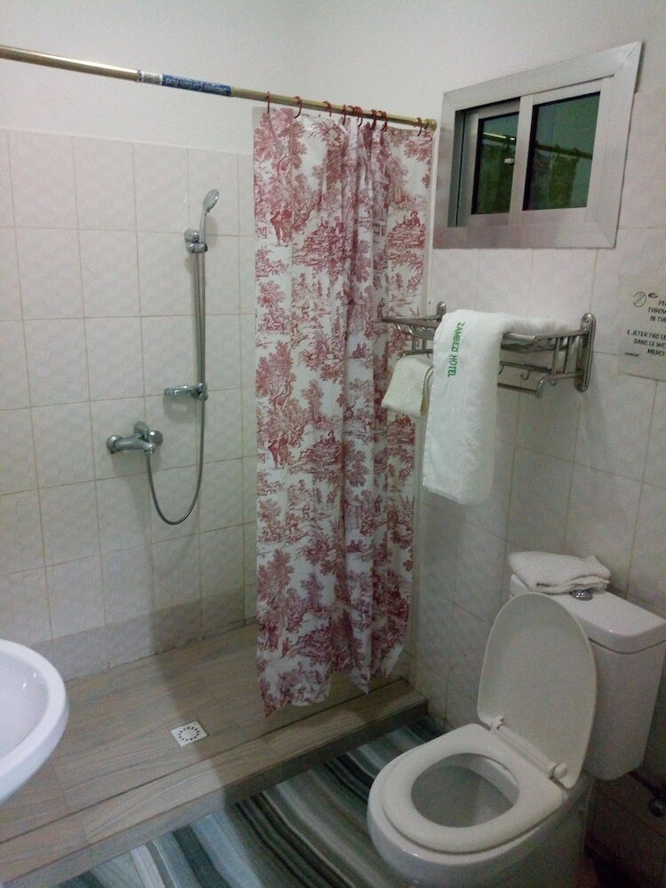 Фото Zambezi Inn Hotel