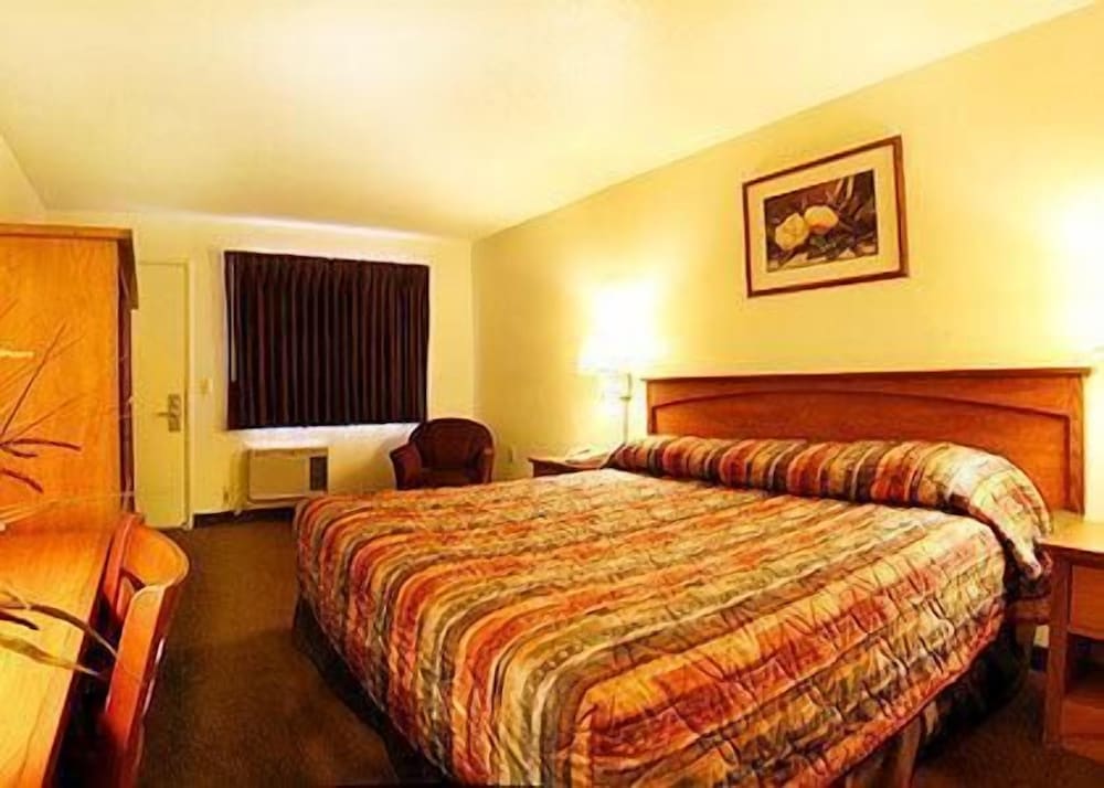 Фото Heritage Inn San Diego