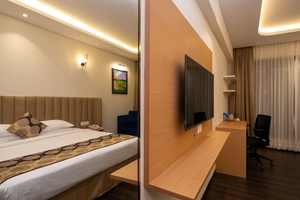 Фото Goldfinch Hotel Mangalore