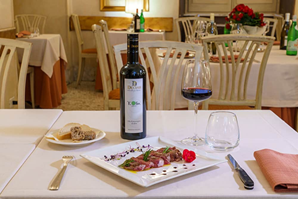 Фото Albergo Ristorante La Rosetta