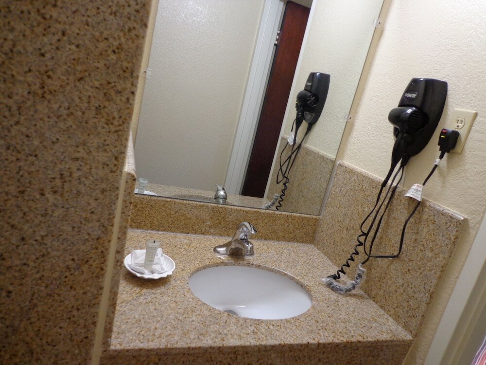 Фото Economy Inn Express Warren