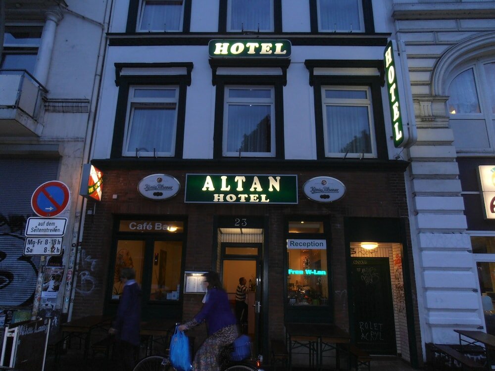 Фото отеля 3