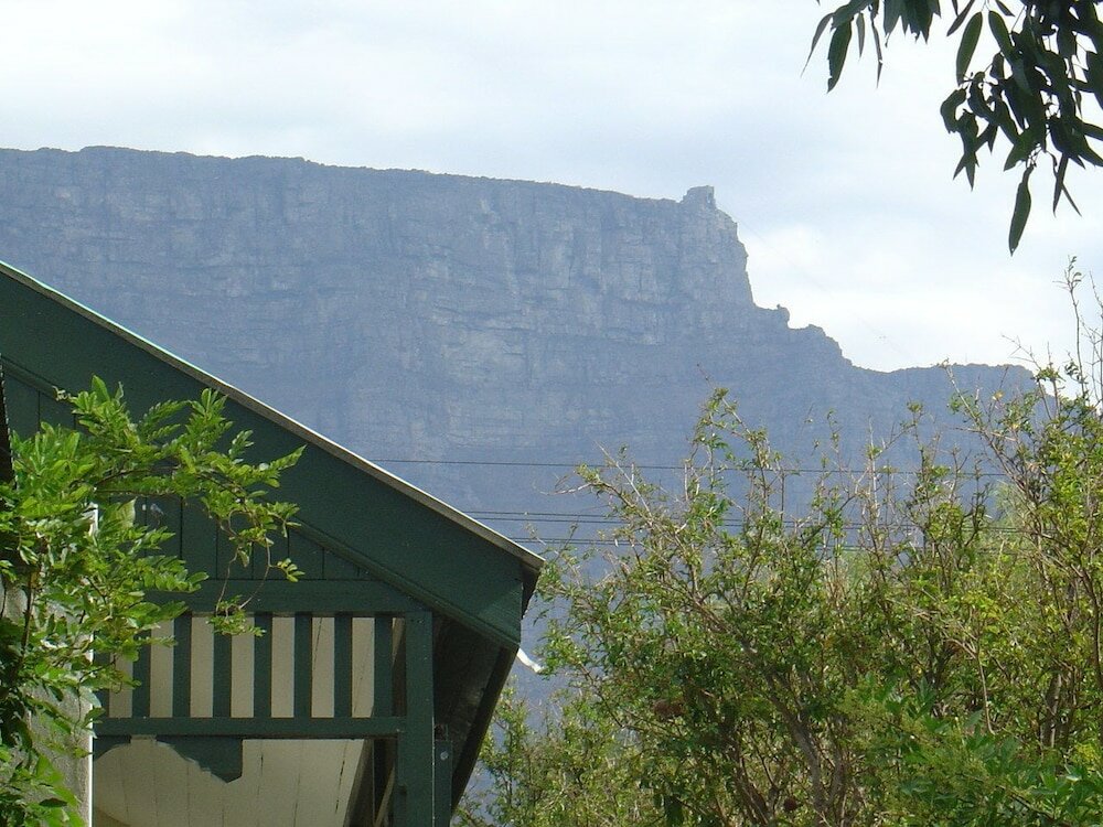 Фото District Six Guesthouse