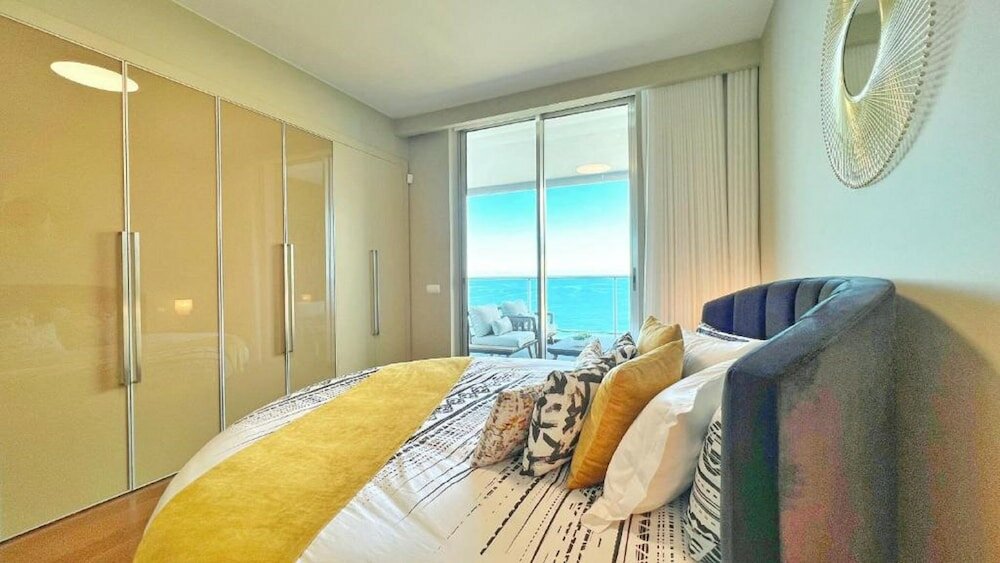 Фото Lux Apartment first row