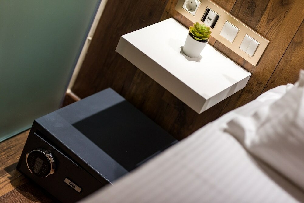 Фото Oinoelia Luxury Suites & Residence