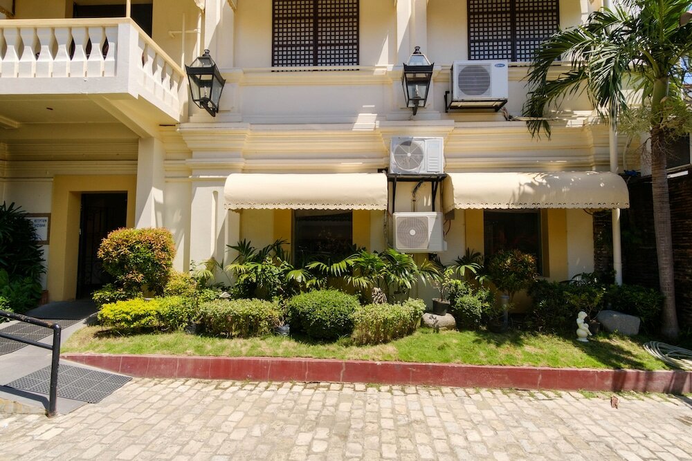 Фото RedDoorz Plus @ Calle Crisologo Vigan