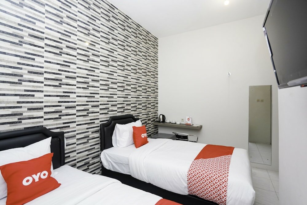 Фото Oyo 1985 F7 Residence