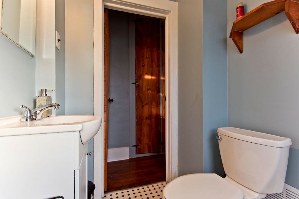 Фото Amazing 5 Bedroom Downtown Ferndale House