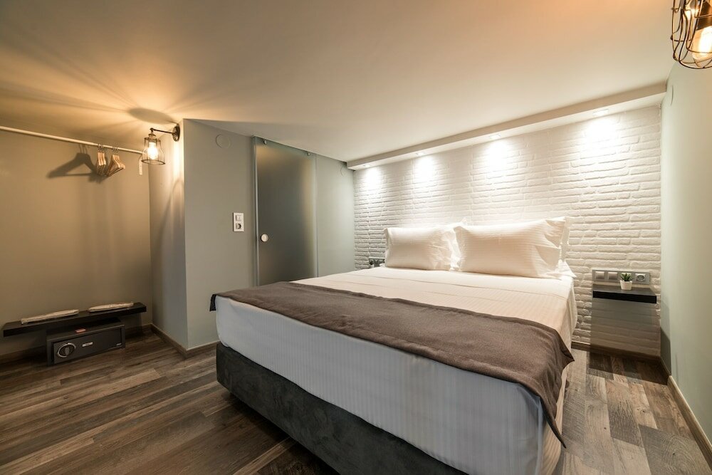 Фото Oinoelia Luxury Suites & Residence