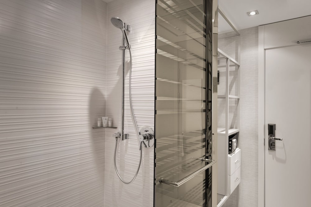 Фото AC Hotel Colon Valencia