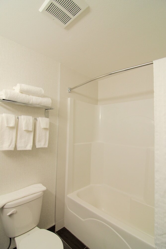 Фото Paradise Inn and Suites - Redwater