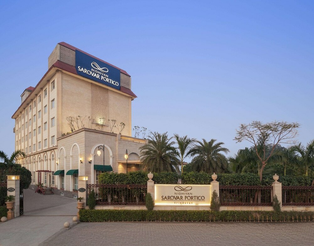 Фото Nidhivan Sarovar Portico Vrindavan