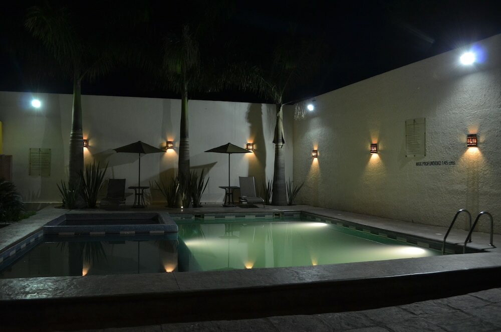 Фото отеля 2