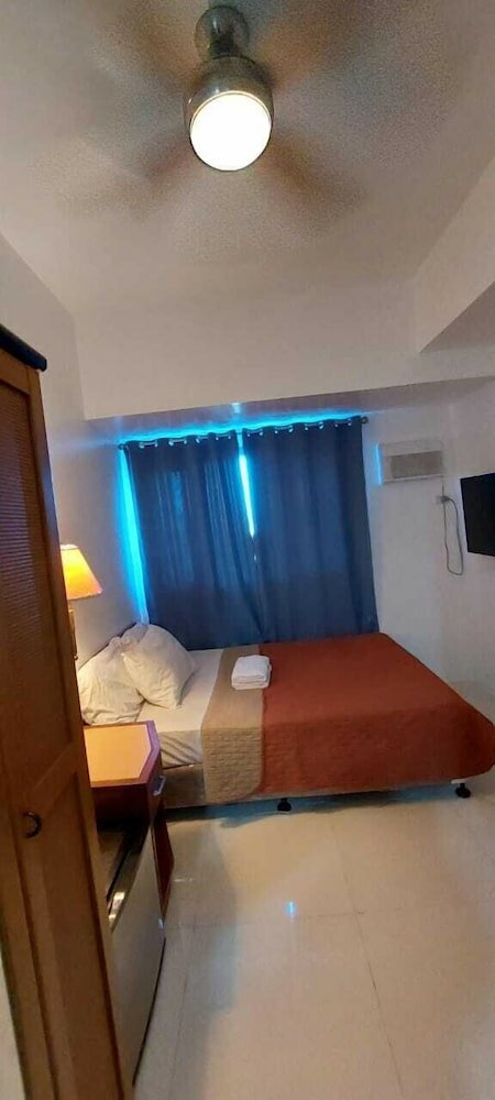 Фото Roxas Blvd Ermita Studio Us Embassy Mla