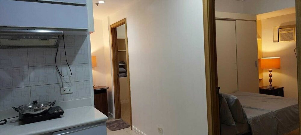 Фото Roxas Blvd Ermita Studio Us Embassy Mla