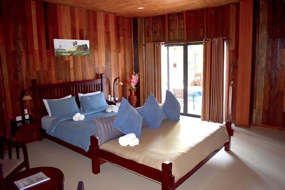 Фото Three Little Birds