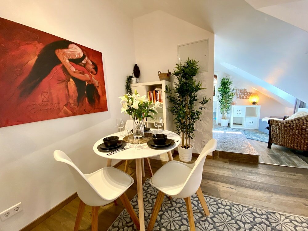 Фото Beautiful 1br Apt w View Historic Town