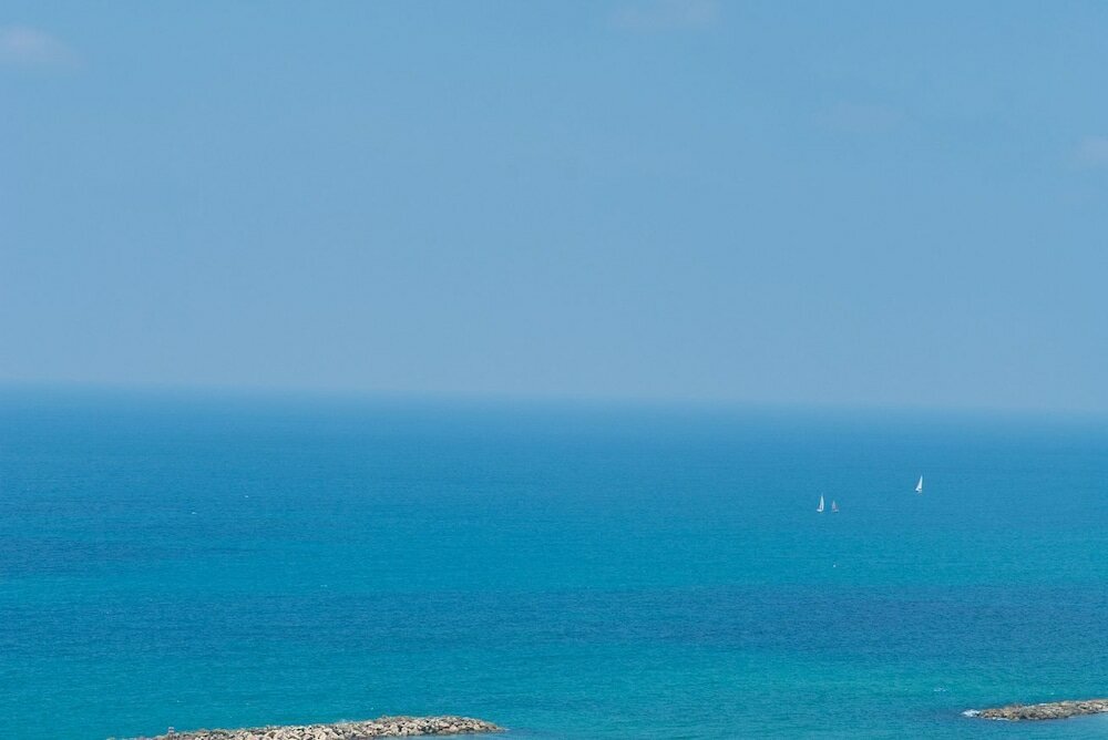 Фото Luxe Apt in Top Tel Aviv Neighborhood