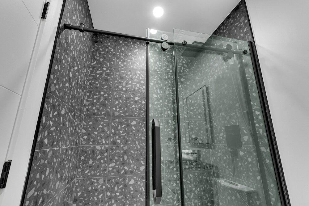 Фото Deluxe Suites Downtown Montreal