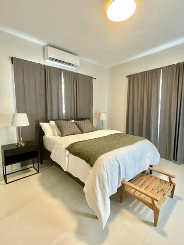 Гостиница Breathtaking 3-Br Beachside Apt