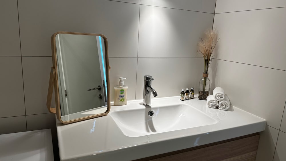 Фото One Lux Stay near Fashion District