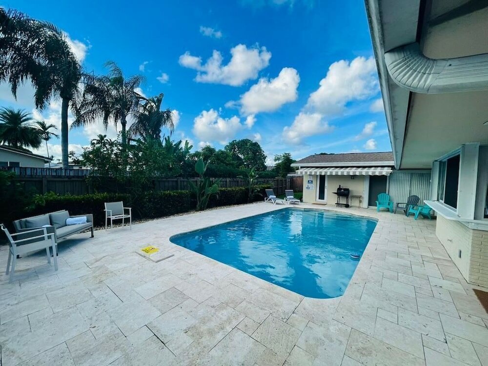 Фото Luxurious 3br Pool House. Lovely Place