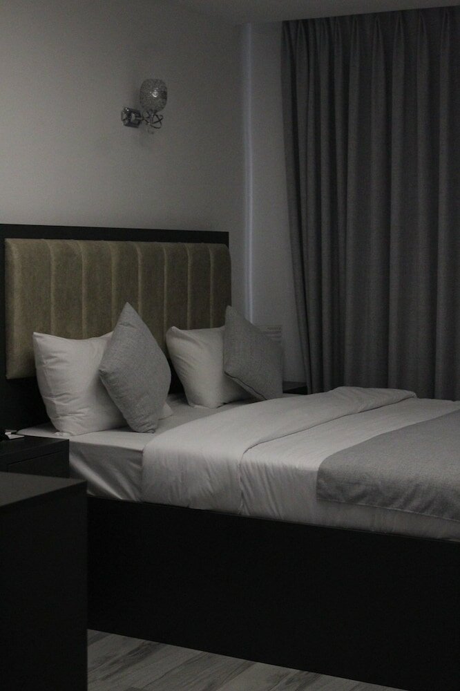 Фото Holiday Season Hotel