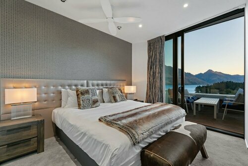 Гостиница Penthouse 416 в Куинстауне