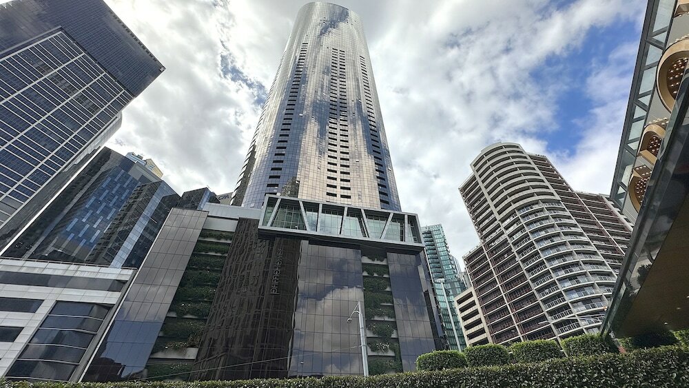 Фото Crown Front