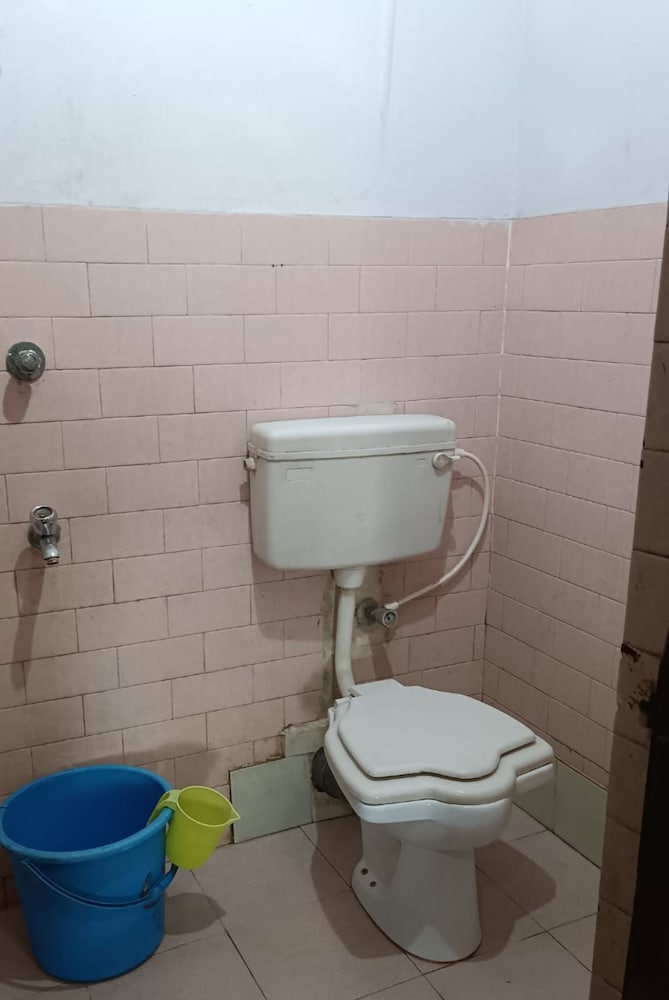 Фото Goroomgo Basera Inn Puri