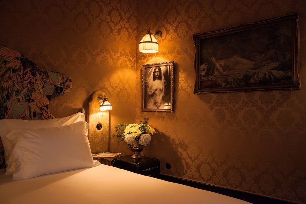 Фото Pensão Amor Madam’s Lodge