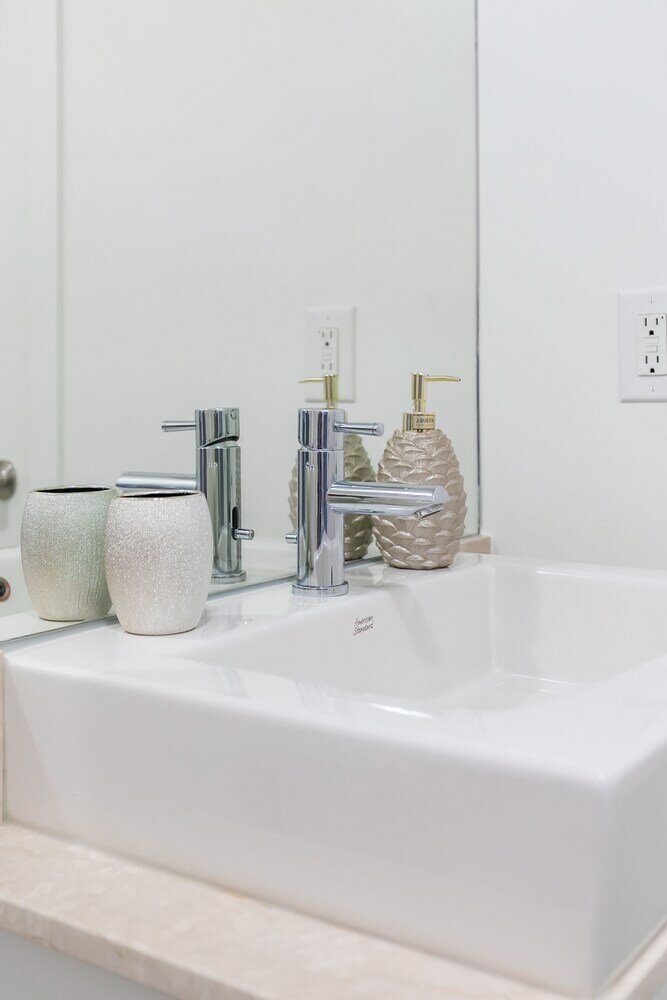 Фото Stylish 1br in Heart of City 2204