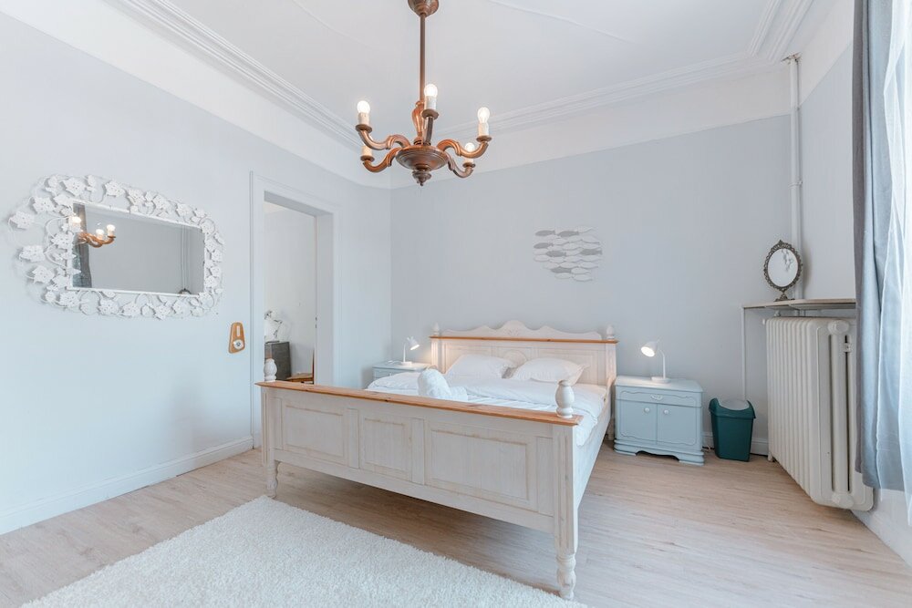 Фото Baroque Style Townhome Garden Patio Prkg