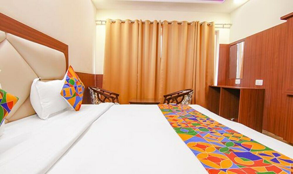 Фото Fabhotel The Castle