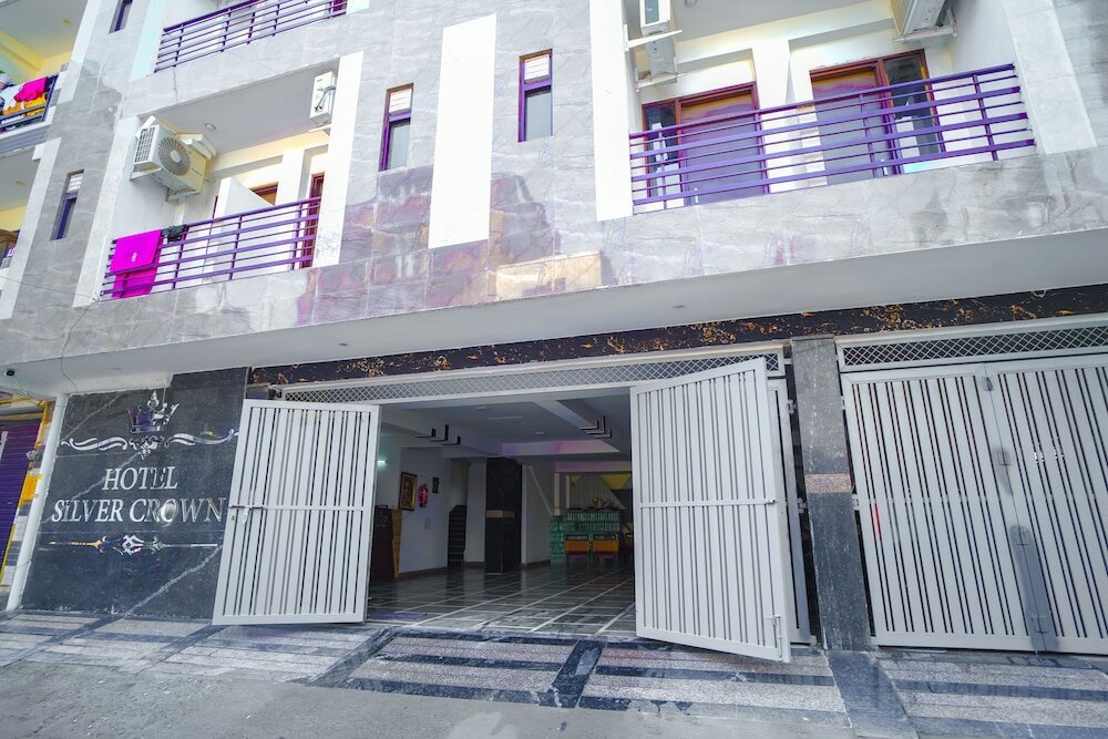 Фото Roomshala 031 Silver Crown Sector 23