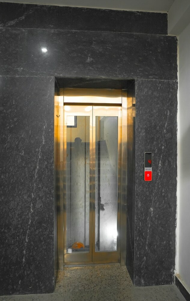 Фото Roomshala 031 Silver Crown Sector 23