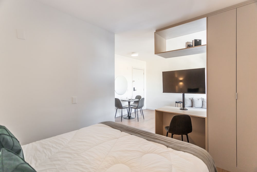 Фото Charlie Connect Partenon