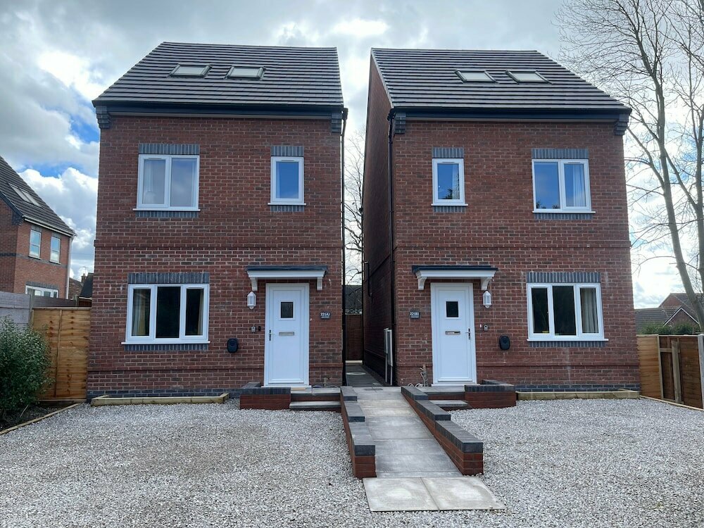 Hotel Brand New High Spec House with parking, England, photo