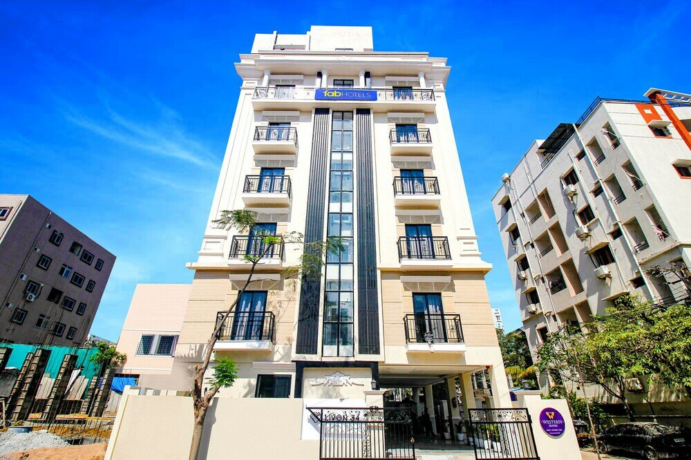 Фото отеля 1