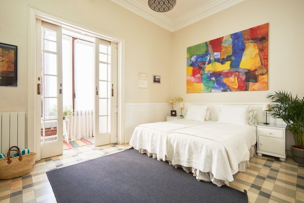 Фото Hostal B&b Poblenou