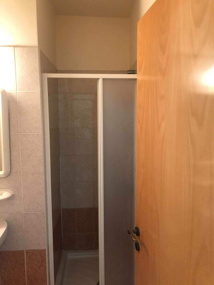 Фото 1 Bedroom Apartment near Beach