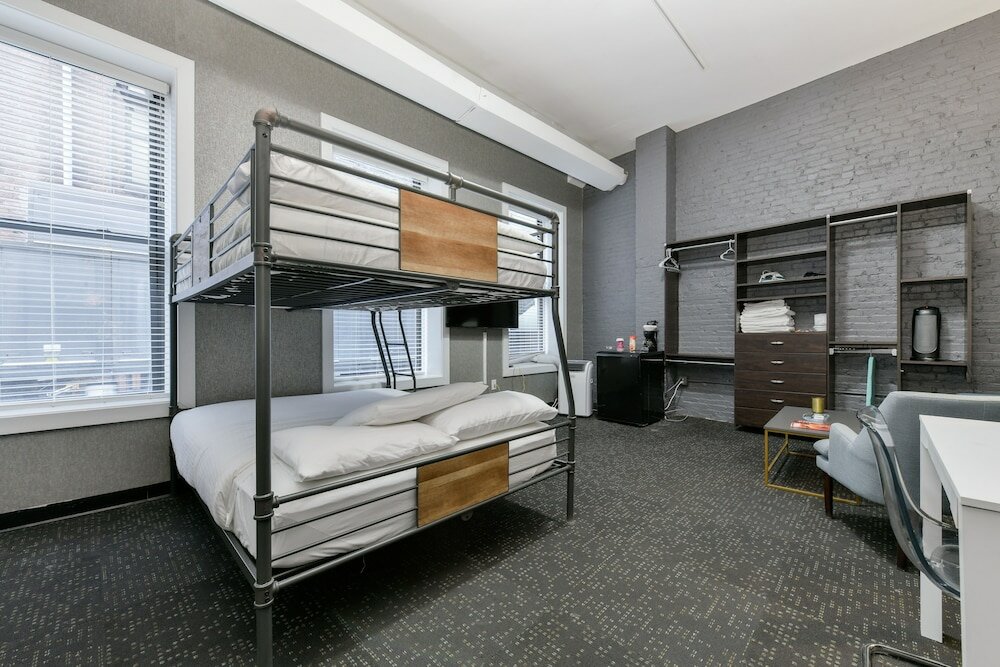 Фото Temple Place Suites