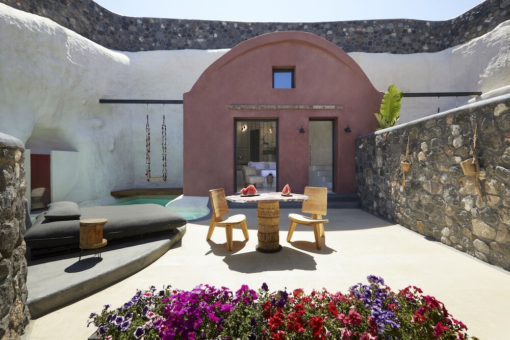 Фото White Pearl Cavalieri - Adults Only