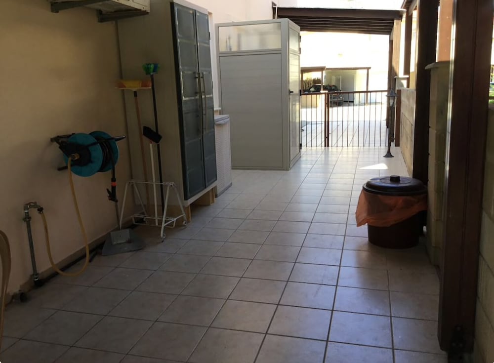 Фото Beach House in Larnaca