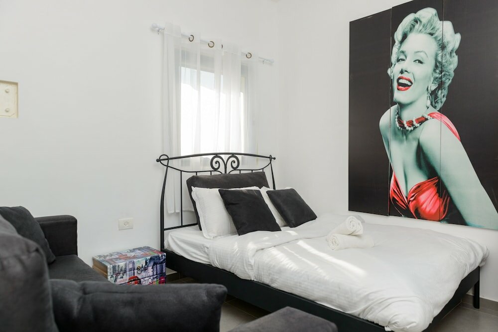 Фото Spacious Modern Apt 1 Step To Beach