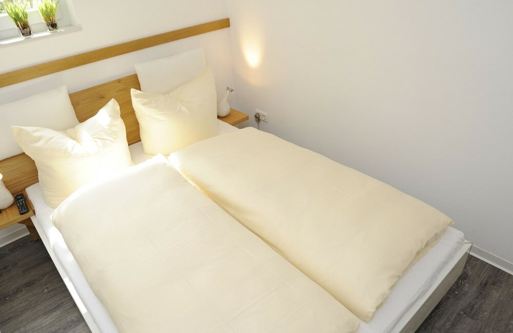 Фото Wohnung Heinrichstraße 8