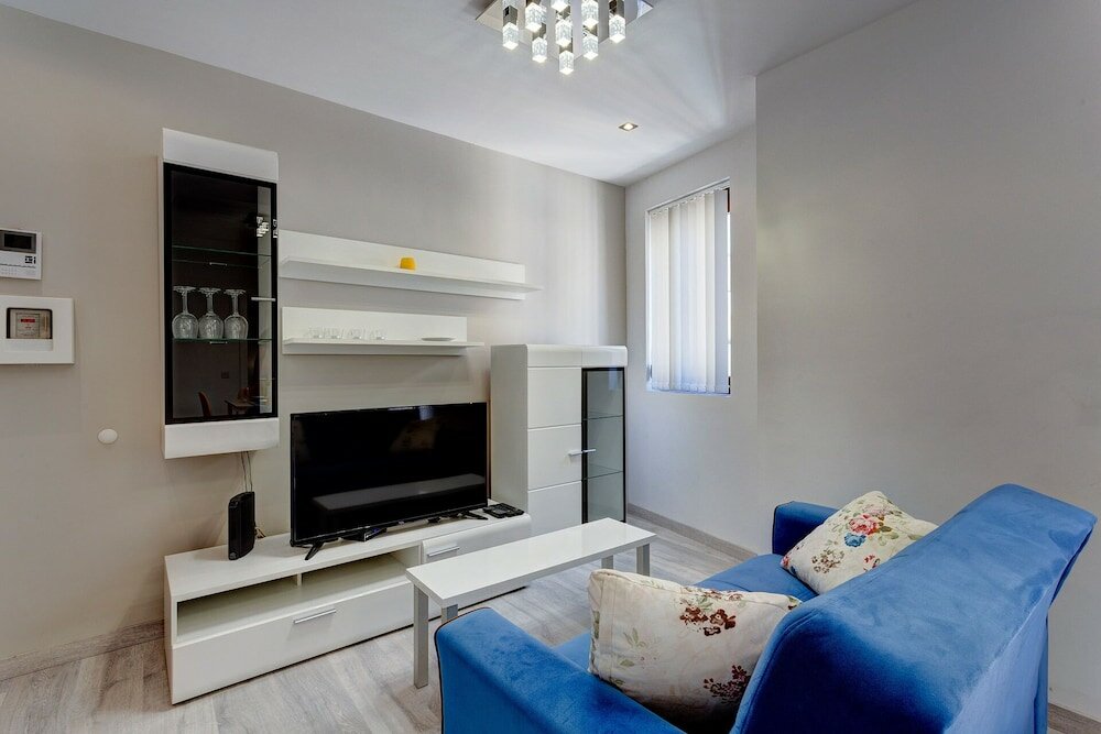 Фото Modern Apartment Just off the Promenade