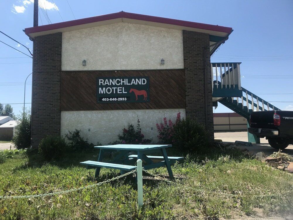 Фото Ranchland Inn