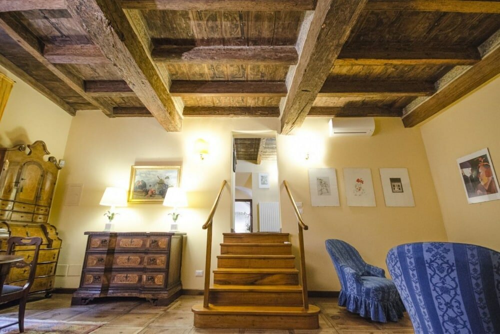 Фото Garisenda Lodge